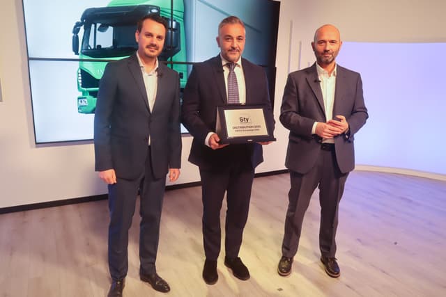 The Eurocargo CNG has been crowned Sustainable Truck of the Year in the Distribution category due to its versatile and sustainable features