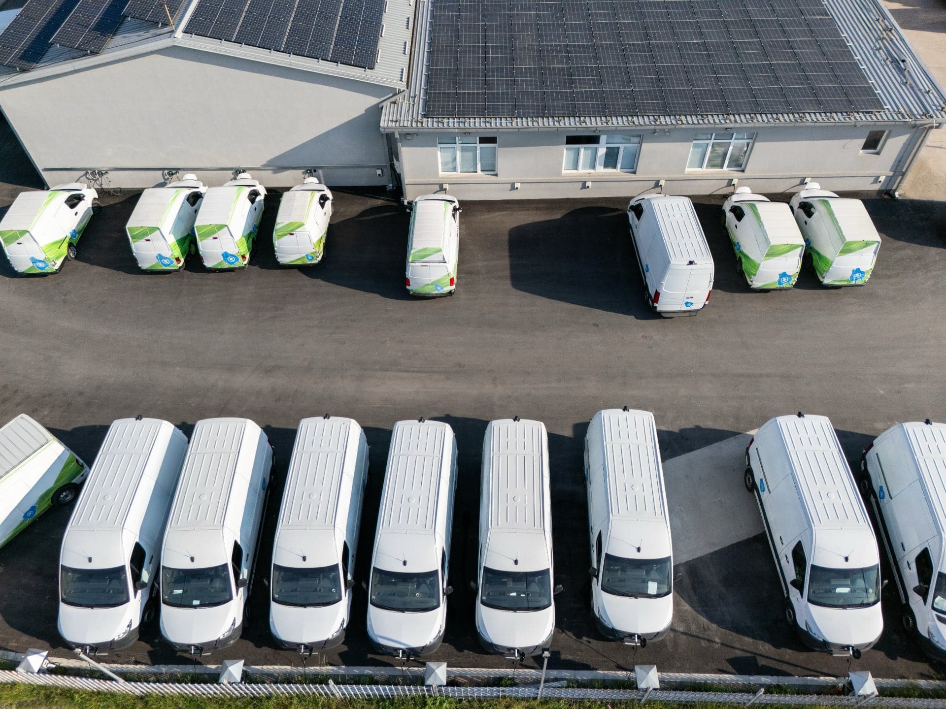What Fleet Managers Need to Get Right Before Expanding Electric Van Fleets